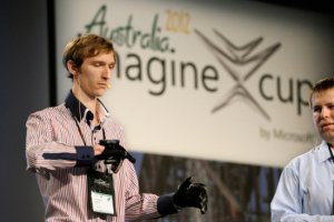 Конкурс Microsoft Imagine Cup выиграли украинские создатели перчатки-переводчика