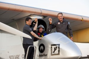 Solar Impulse завершив унікальний міжконтинентальний переліт без краплі пального (відео)