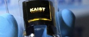 Корейці винайшли перший у світі гаджет, що  повністю згинається (відео)