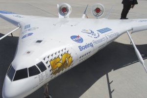 NASA и Boeing продемонстрировали треугольный «самолет будущего» (видео)