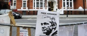 Британцы не будут брать штурмом посольство Эквадора из-за Ассанджа