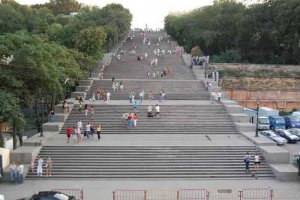 Масові сцени у фільмі Михалкова знімуть на Потьомкінських сходах в Одесі