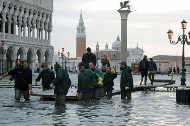 Итальянский «Франкеншторм» затопил Венецию (ВИДЕО)
