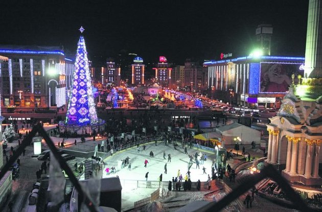 Новогоднюю елку в Киеве украсят пиксельной макушкой с эффектом 3D