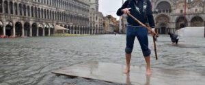 Три четверти Венеции ушло под воду из-за сильнейшего наводнения