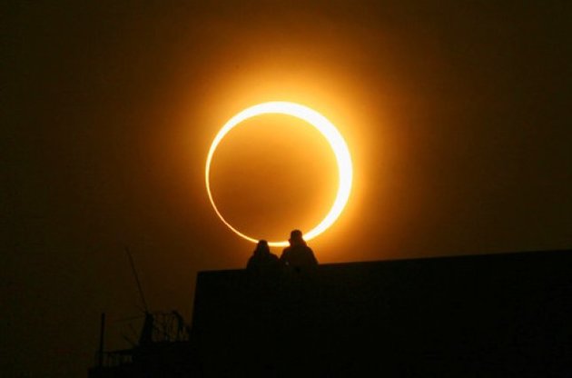 Земляни сьогодні зможуть спостерігати повне сонячне затемнення - єдине в цьому році