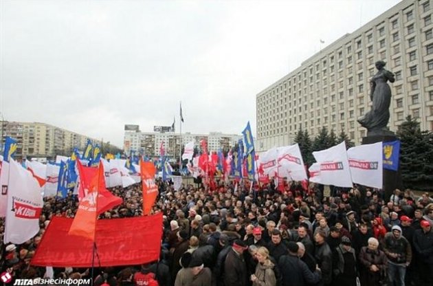 Оппозиция призвала людей к бессрочной акции протеста