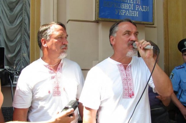 Брати Капранови ініціюють референдум про імпічмент Януковичу і конфіскацію Межигір'я