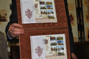 «Укрпочта» выпустила марки «7 чудес Украины»