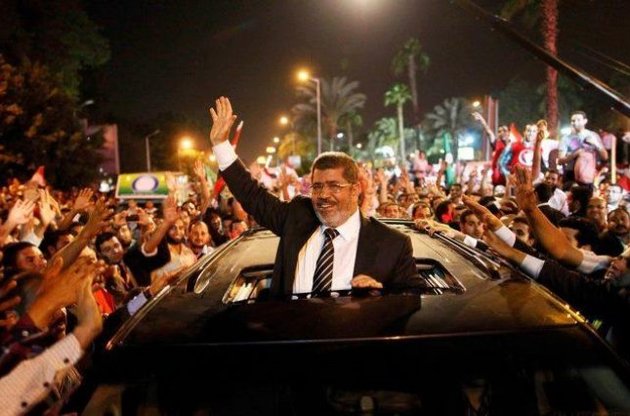 Мухаммед Мурси издал "революционный" указ. Теперь ему грозит импичмент