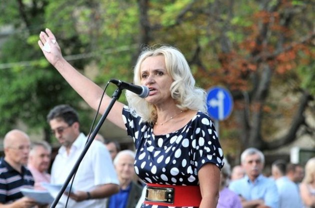 Ирина Фарион предложила облагать налогами песни на русском языке