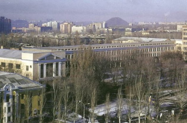 Донецкий университет на грани банкротства и просит готовить теплые вещи