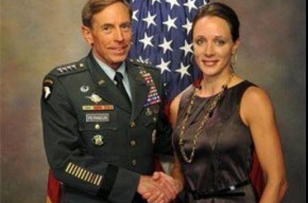 Дэвид Петреус и Пола Бродвелл