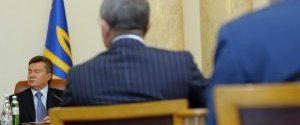 Янукович готовий звільнити глав семи областей і Севастополя