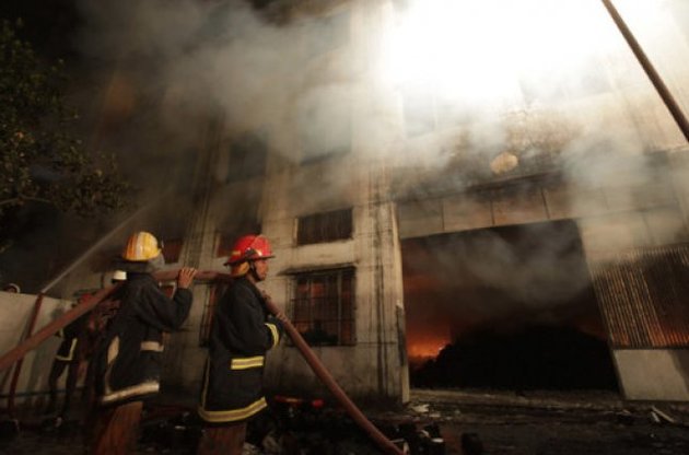 Пожар на фабрике в Бангладеш: более 120 погибших
