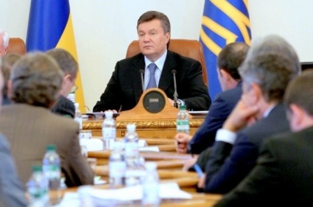 Янукович хочет подбирать новый Кабмин под конкретного премьера