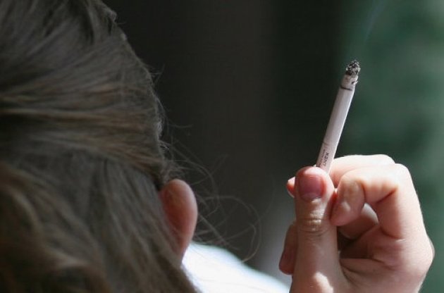 Курение матери увеличивает риск менингита у ребенка, доказали ученые