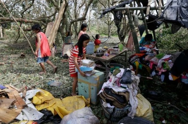 Тайфун на Філіппінах вбив майже півтисячі людей