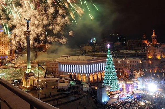На Майдане Независимости в Киеве зажглись огни на главной новогодней елке страны (ФОТО)