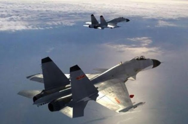 Китай заявив про перевагу клону радянського винищувача J-15 над прототипом - Су-33