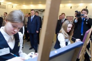 Янукович объявил 2013 год – годом детского творчества