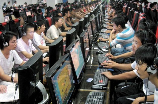 Китай ужесточил контроль за интернетом: зайти в сеть можно будет только с паспортом