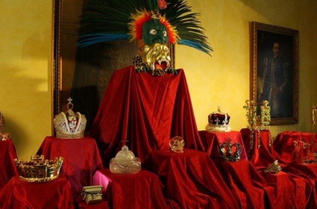 Во Львове представили корону королей майя (ФОТО)