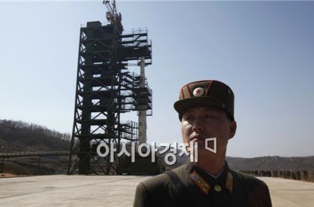Северная Корея запустила ракету со спутником, вызвав гнев США и стран-соседей