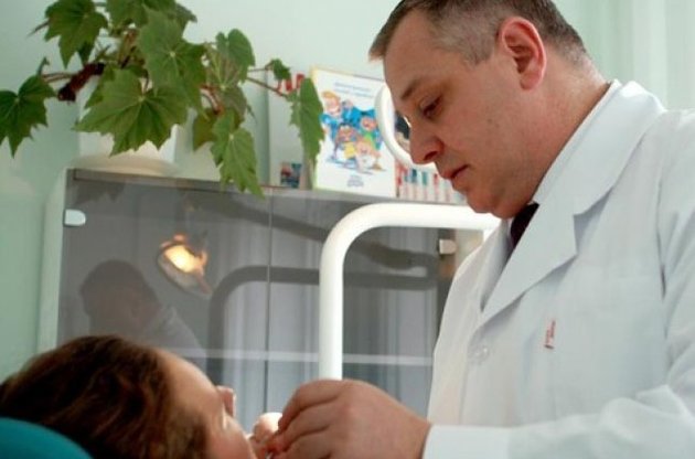Держзвинувачення оскаржить рішення суду,який перекваліфікував головного стоматолога Хмельницької області з хабарника в шахрая