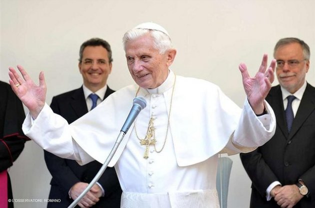 Папа Римский написал первое сообщение в Twitter