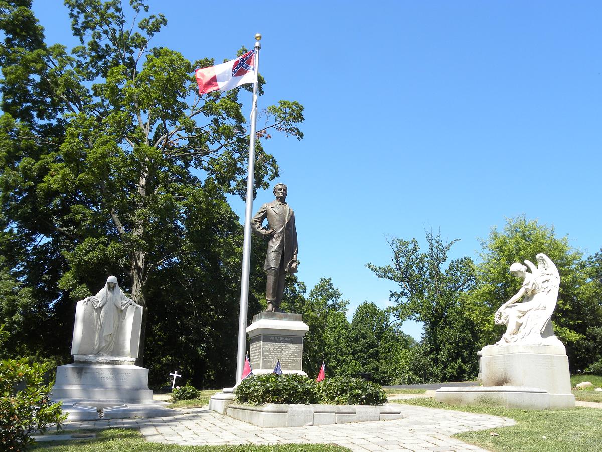 Монумент на могиле Дж.Дэвиса в Ричмонде