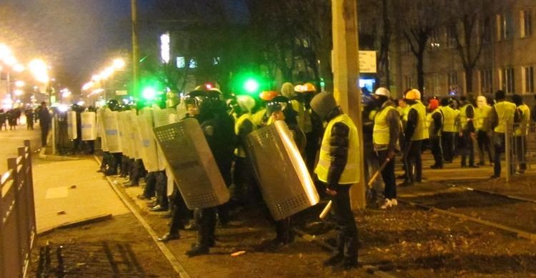 Тітушки, які били людей у Харкові