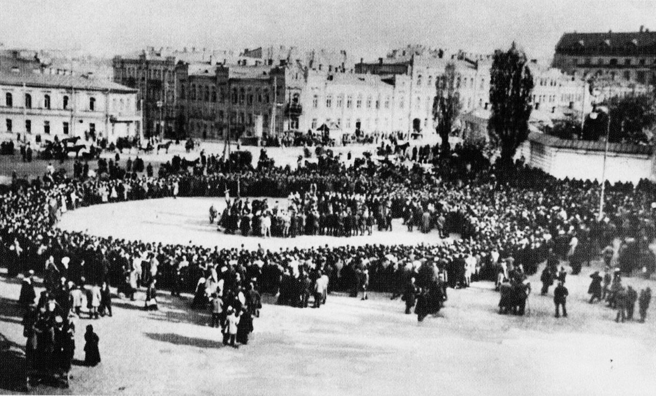 Молебен на Софіївському майдані після проголошеня П.Скоропадського гетьманом України