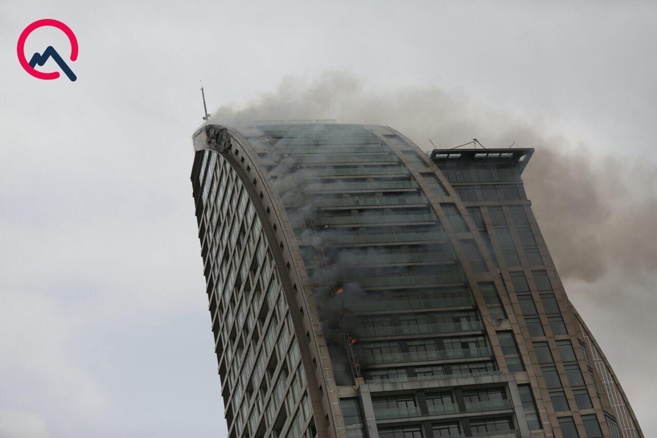 Верхние этажи зданий. Трамп Тауэр Баку. Здание Трампа в Баку. Trump Tower в столице Азербайджана. Баку Трамп Тауэр фото.