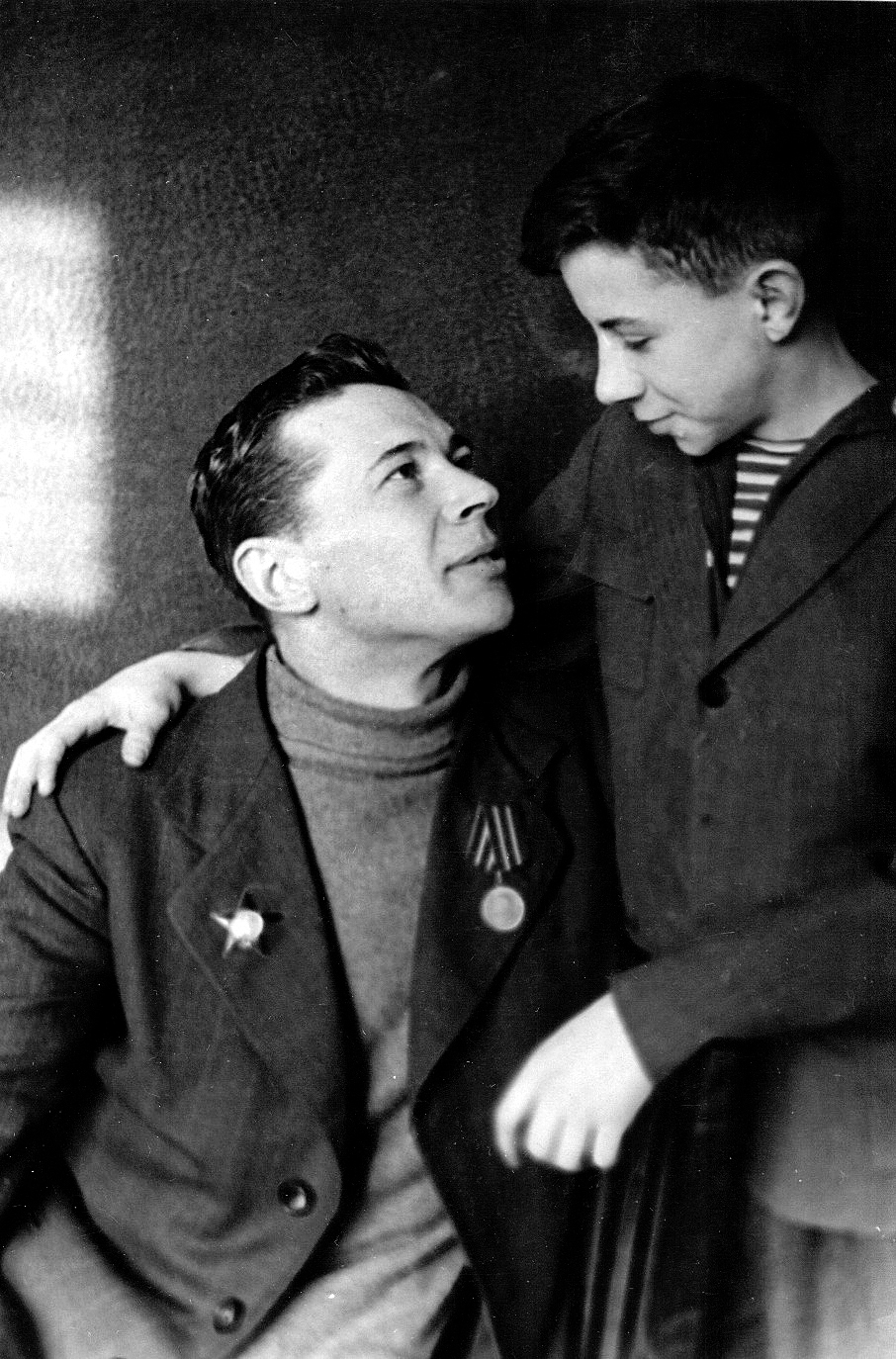 Братья Георгий и Богдан
(конец 1940-х)