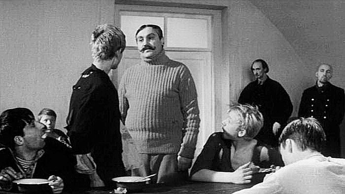 Павло Луспекаєв у фільмі Республіка ШКІД