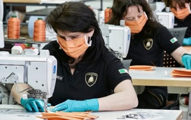 Производитель автомобилей Automobili Lamborghini начал шить защитные маски