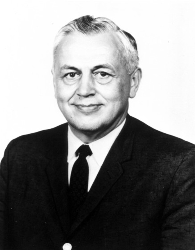 Арт Ландал, руководитель отдела расшифровок фотографий ЦРУ (1953–1961 гг). Этот отдел анализировал все сделанные с У-2 фотографии, начиная с 1956 г.