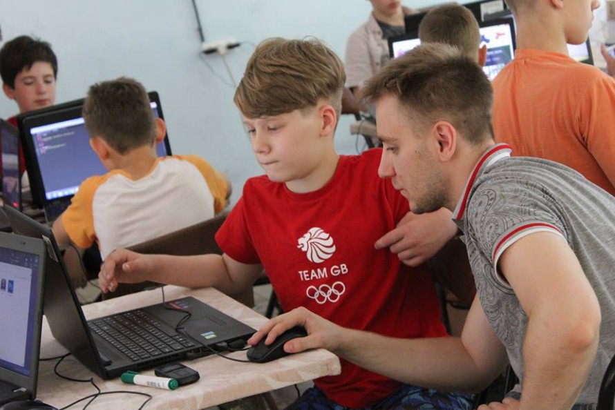 FreeUa-креативний простір: табір iT4Kid FreeUa-креативний простір: табір iT4Kid