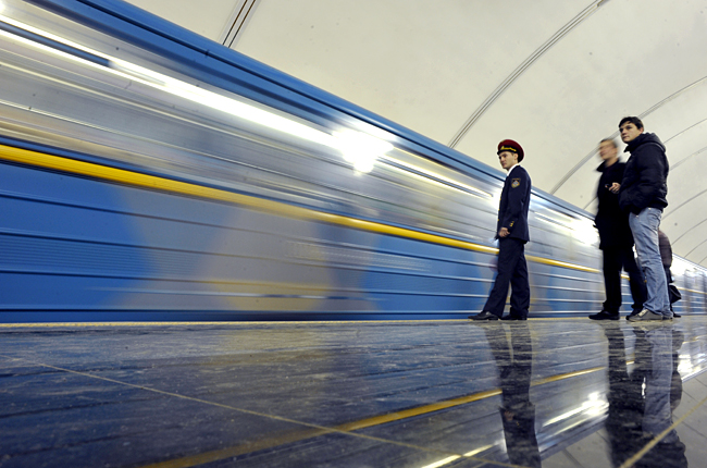 В киевском метро станет больше поездов