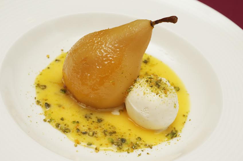 Груша в белом вине с фисташками Груша в белом вине с фисташками