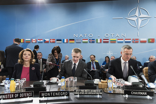 НАТО и Черногория начали переговоры о членстве в альянсе