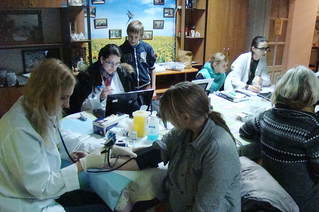 Хмельничани на прийомі в лікарів ПДМШ ім. М.Пирогова Хмельничани на прийомі в лікарів ПДМШ ім. М.Пирогова