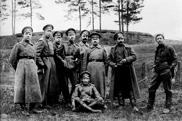 Офицеры 1-го украинского полка имени Б.Хмельницкого на позициях у г.Скалат в сентябре 1917