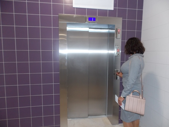 Ліфт - для персоналу та дітей з обмеженими можливостями