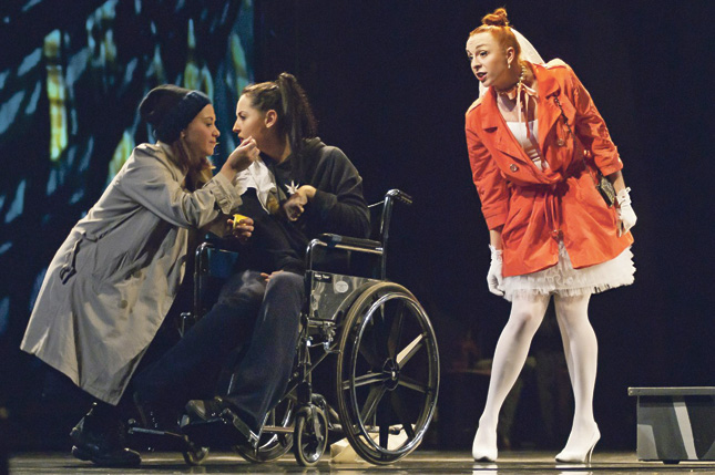 Ксенія Вертинська («Квітка Будяк») Ксенія Вертинська («Квітка Будяк»)