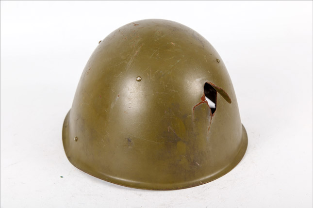 Шлем героя Небесной сотни.
Музей Майдана, 2014