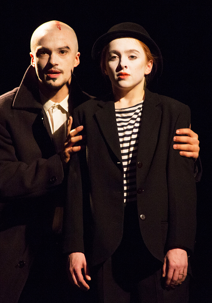 Макар Тихомиров (ліворуч) Макар Тихомиров (ліворуч)