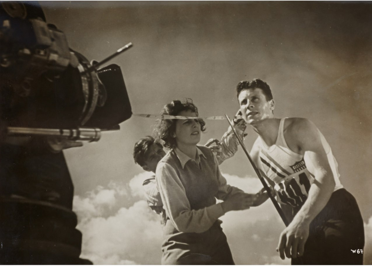 Режисер Лені Ріфеншталь на зйомках фільму «Олімпія», 1936 р.