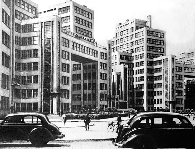 Дом Государственной промышленности в столице советской Украины Харькове Дом Государственной промышленности в столице советской Украины Харькове